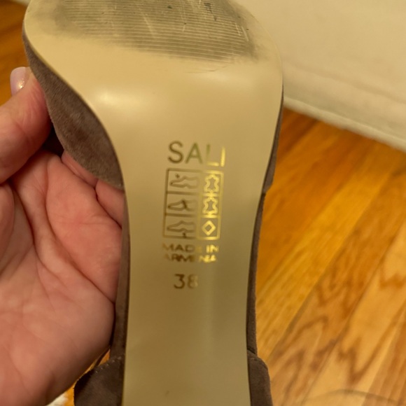 SALI Suede & Patent leather | Ankle strap pumps - Picture 3 of 9